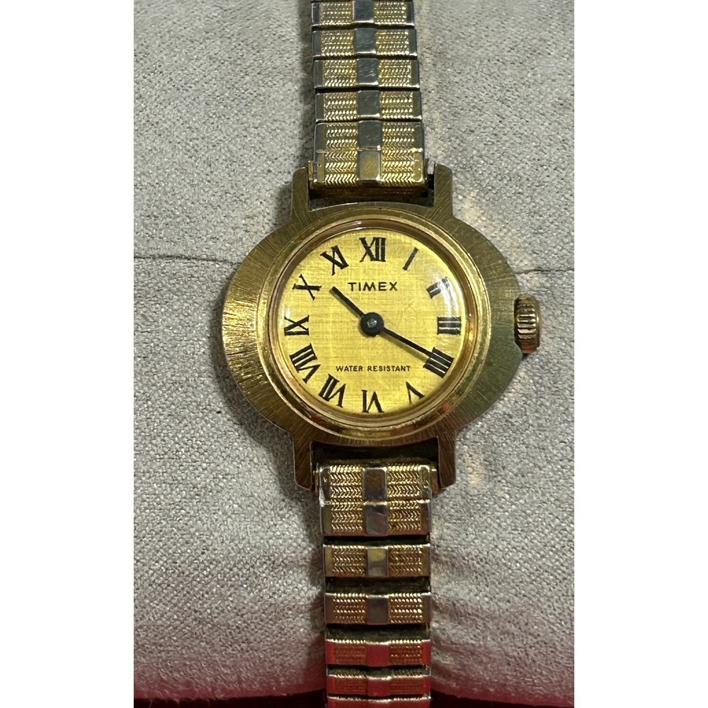 Vintage Timex Ladies Watch 24mm Gold Tone Roman Dial Manual‎ Wind